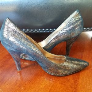 BP HIGH SHEEN HEELS - Size 8M (EUC)